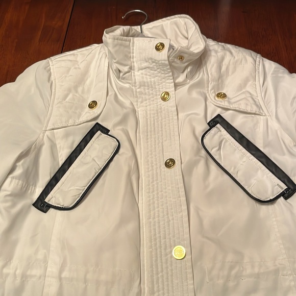 Coogi Women's Lightweight puffer jacket with snaps and detailing size Medium - Picture 7 of 13